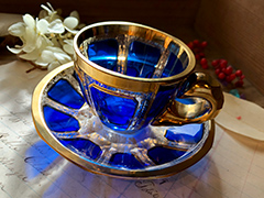 チェコ製のガラス製金彩アンティークカップ&ソーサー